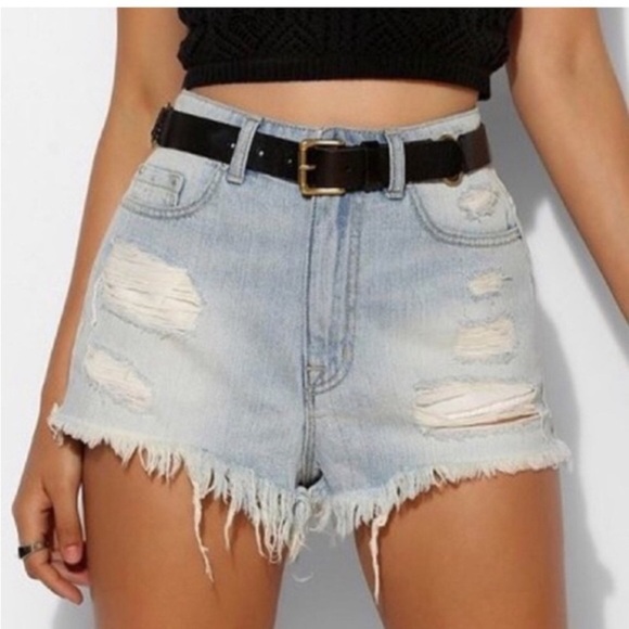 BDG Super High Rise Cheeky Urban Outfitters Light Wash Denim Shorts Size 29 - Picture 1 of 11